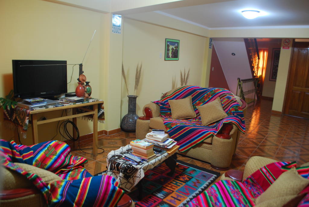 Morales Guest House Huaraz  Buitenkant foto